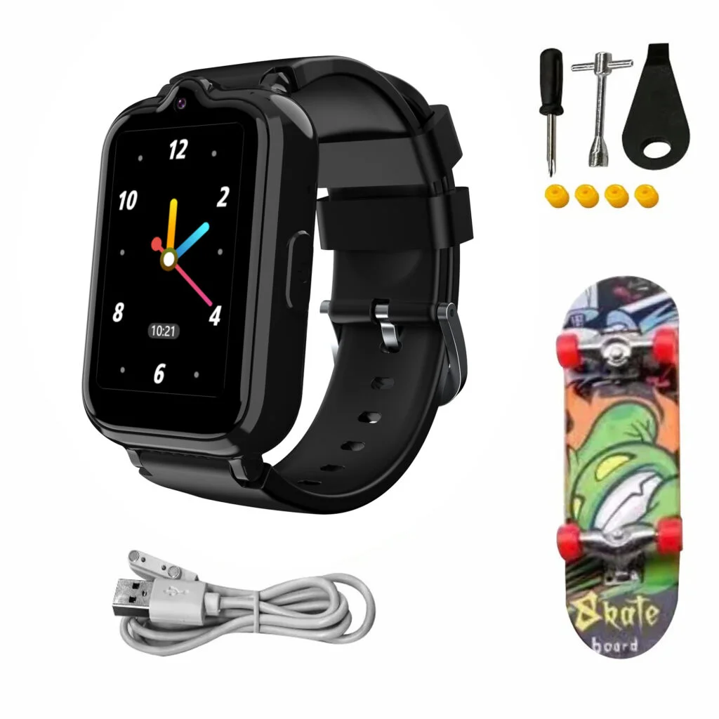 Czarny smartwatch z akcesoriami. Zawiera deskorolkę i narzędzia. Białe tło.