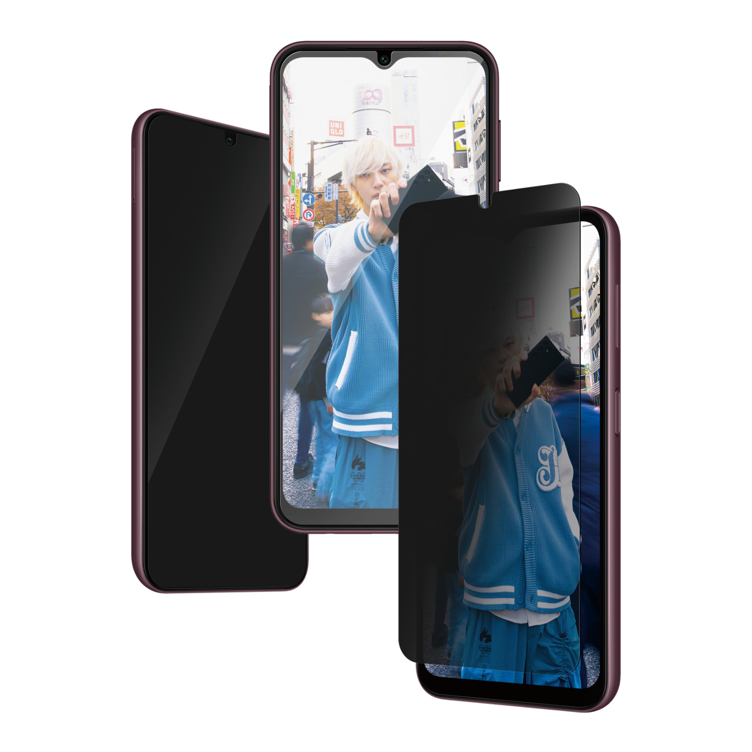 Drie smartphones, twee met schermen die een persoon tonen, één vooraan, twee schuin.