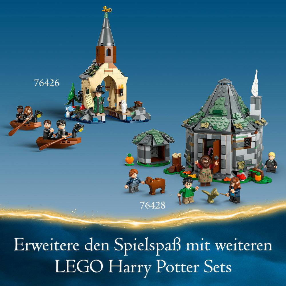 LEGO Harry Potter Sets, darunter ein Gebäude, Boote und Figuren, auf blauem Hintergrund mit Text.
