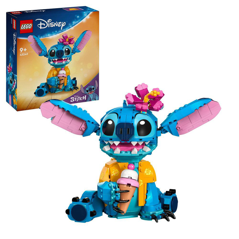 Lego Stitch Figur mit Eis und einer Box. Es ist blau und rosa.