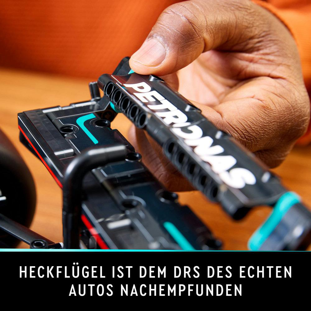LEGO Harry Potter Sets mit Figuren und Elementen aus den Filmen, auf blauem Hintergrund.