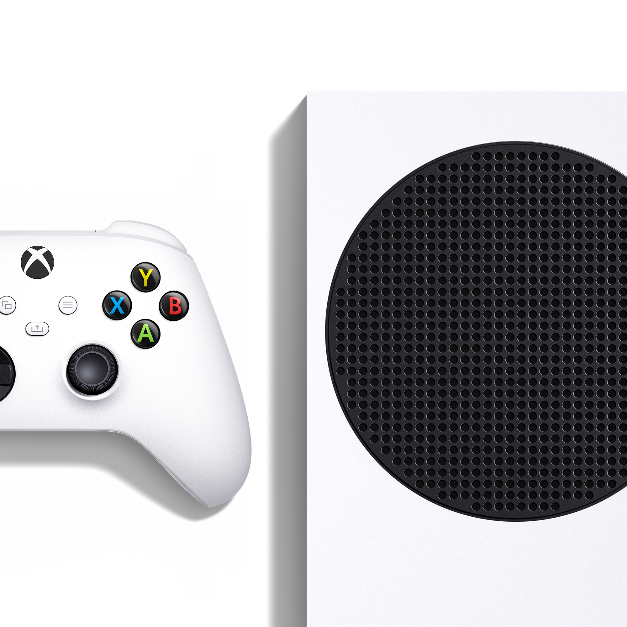 Mando Xbox blanco y consola Xbox Series S blanca, lado a lado sobre fondo blanco.