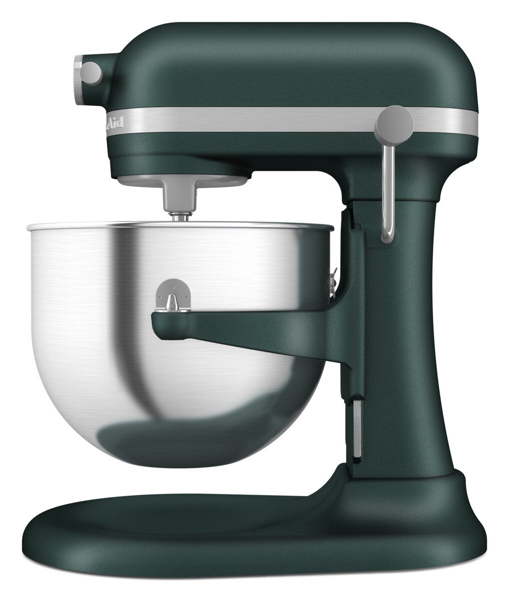 Ein dunkelgrüner KitchenAid-Küchenmixer mit Edelstahlschüssel, isoliert auf Weiß.
