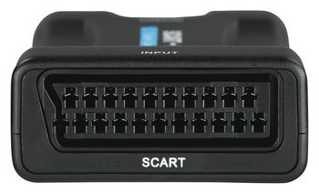 Un conector SCART negro. El conector tiene muchos pines y se muestra desde una perspectiva cercana.