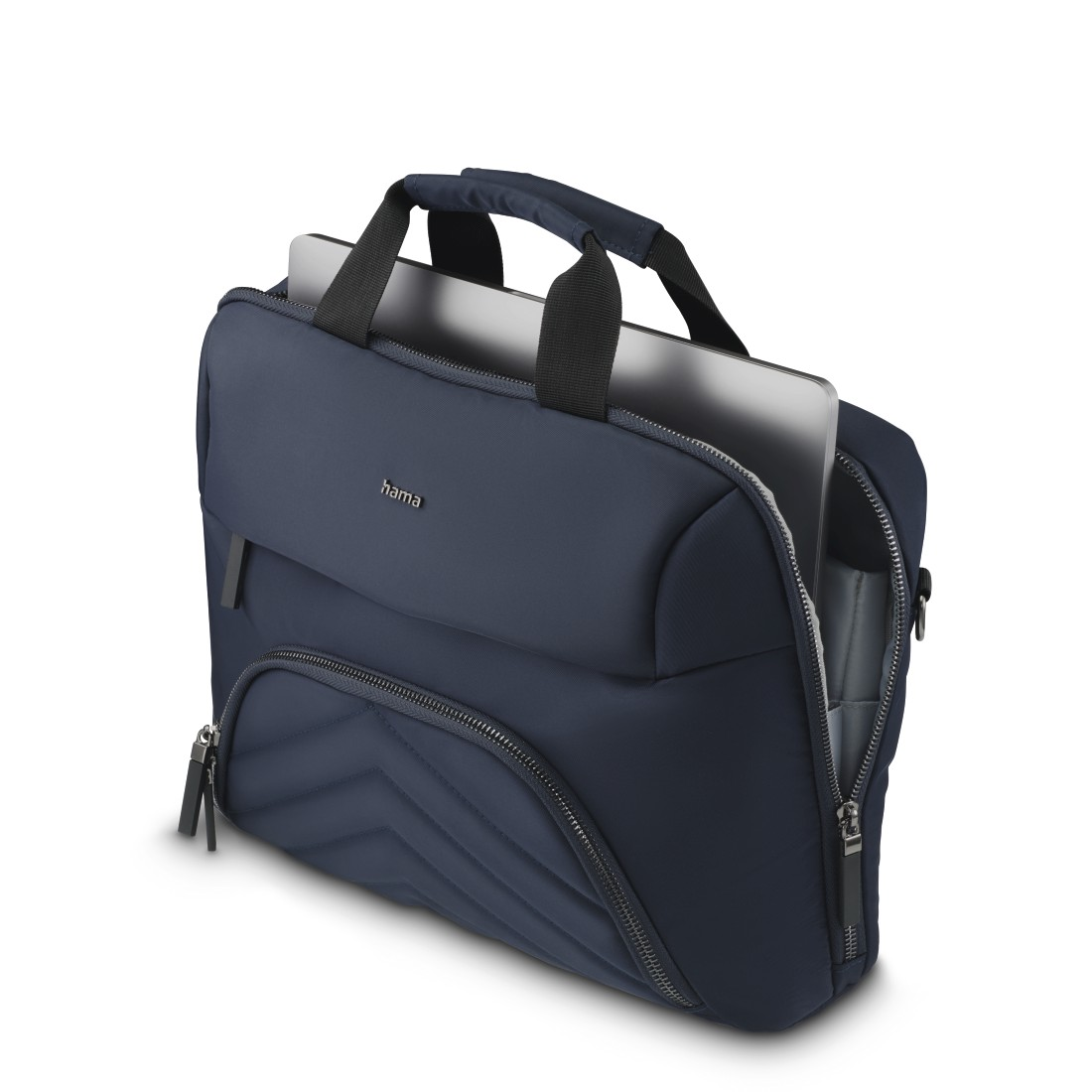 Eine marineblaue Hama Laptoptasche mit einem teilweise geöffneten Laptop darin.