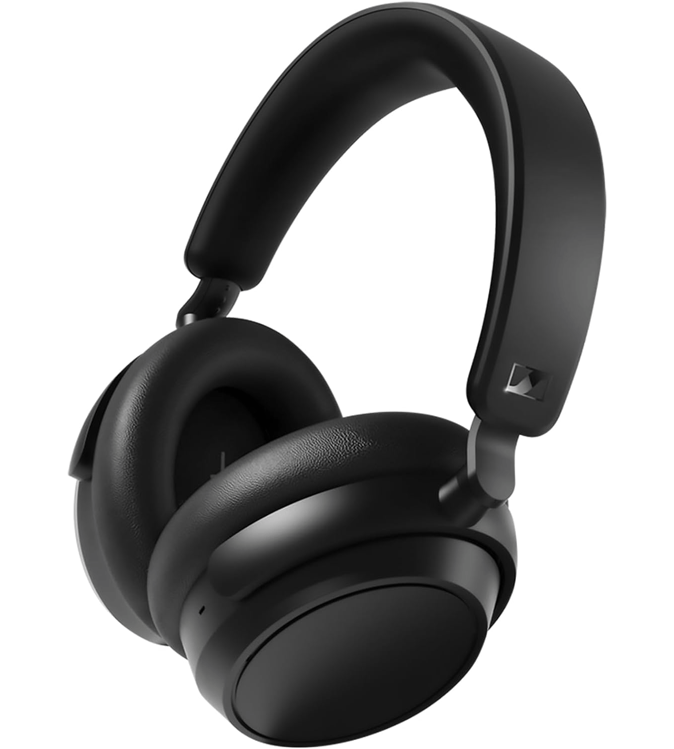 Auriculares negros. Diseño circumaural. Fondo blanco. Toma de estudio.