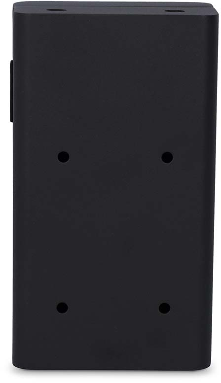 Schwarze Box mit vier kleinen Löchern in vertikaler Anordnung auf der Vorderseite.