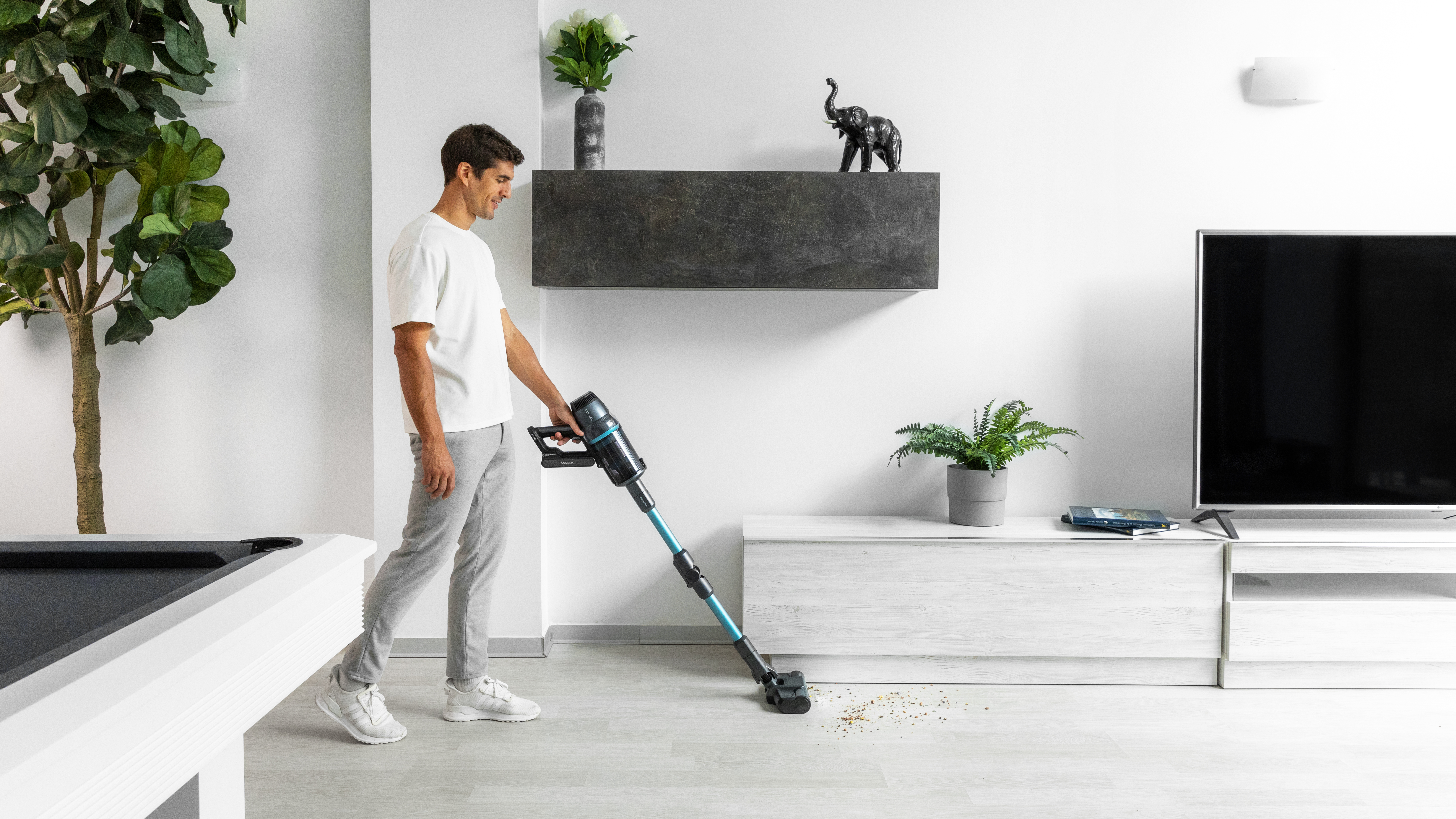 Aspirador escoba - Cecotec Conga Rockstar 2500 Advance Ergowet, 680 W, 26 kPa, 230 aW, Tubo flexible, Depósito de agua, 4 en 1, 90 min, Black Blue