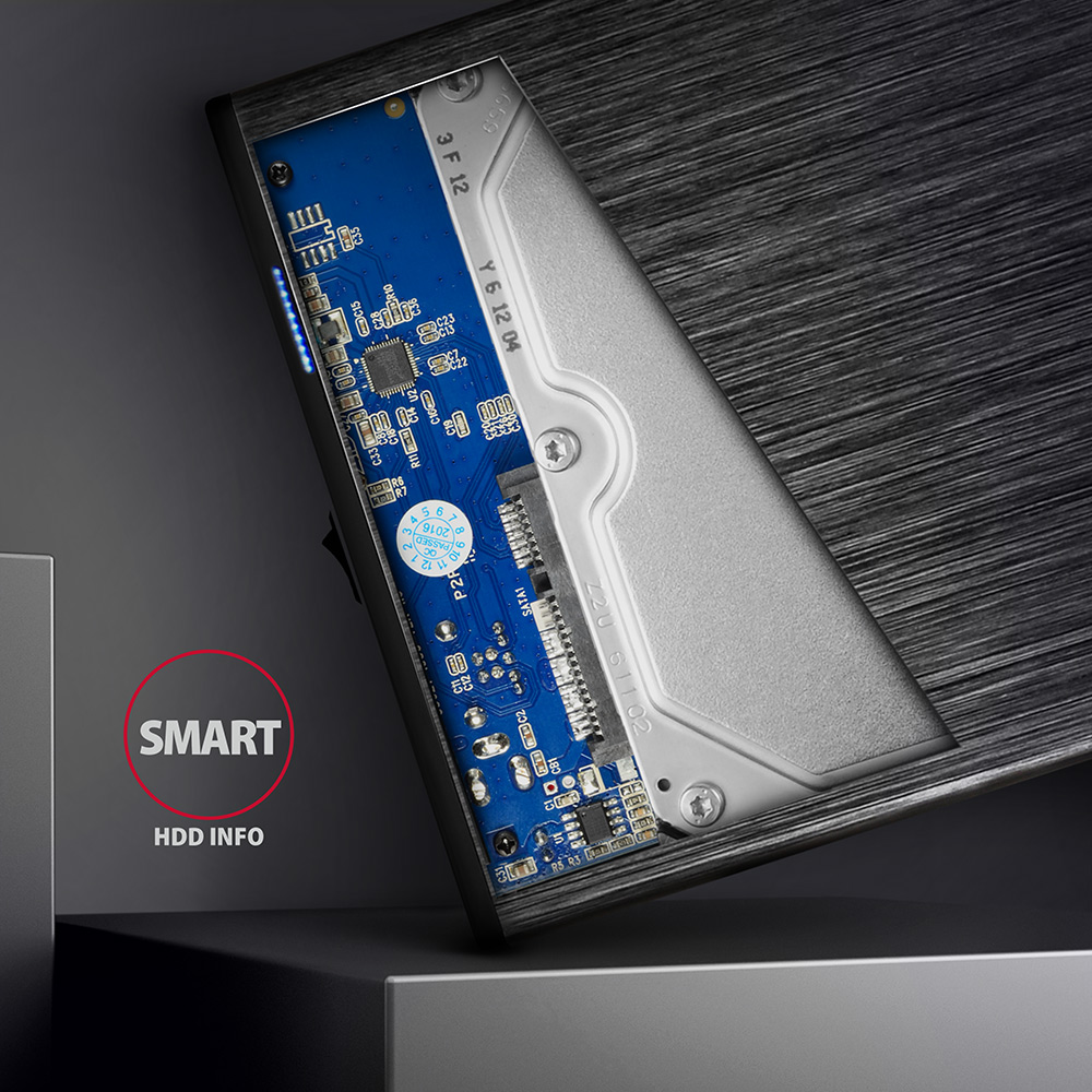 Merevlemez fém tokban, kék áramköri lap látható. A szöveg: SMART HDD INFO.