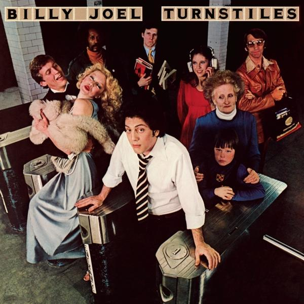 A Billy Joel Turnstiles című albumának borítója. Több ember áll a metrókapuk közelében.