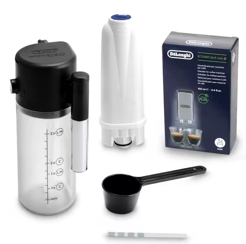 Akcesoria do ekspresu do kawy: zbiornik na wodę, filtr, miarka i odkamieniacz.