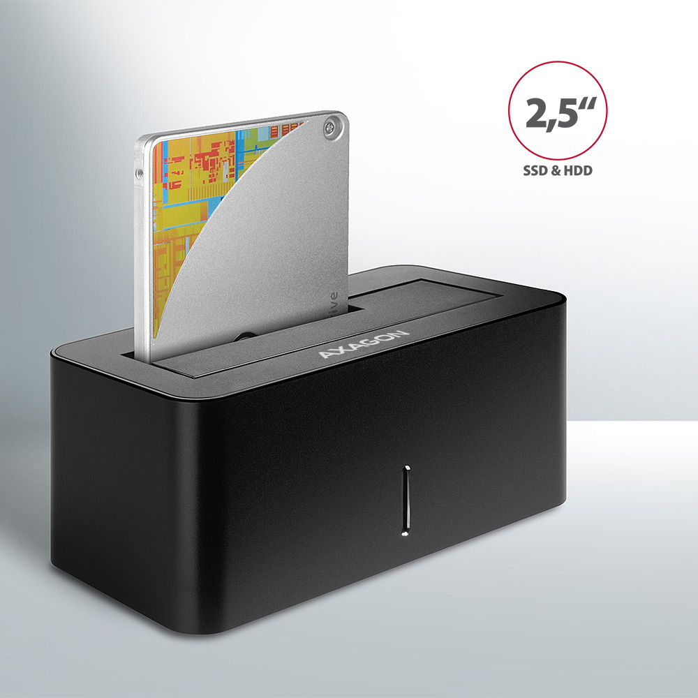 Fekete Axagon dokkolóállomás SSD-vel, 2,5" SSD & HDD felirat, fehér háttérrel.