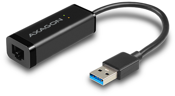 Fekete Axagon USB adapter. Az egyik vége USB, a másik RJ45 a hálózati kapcsolathoz.
