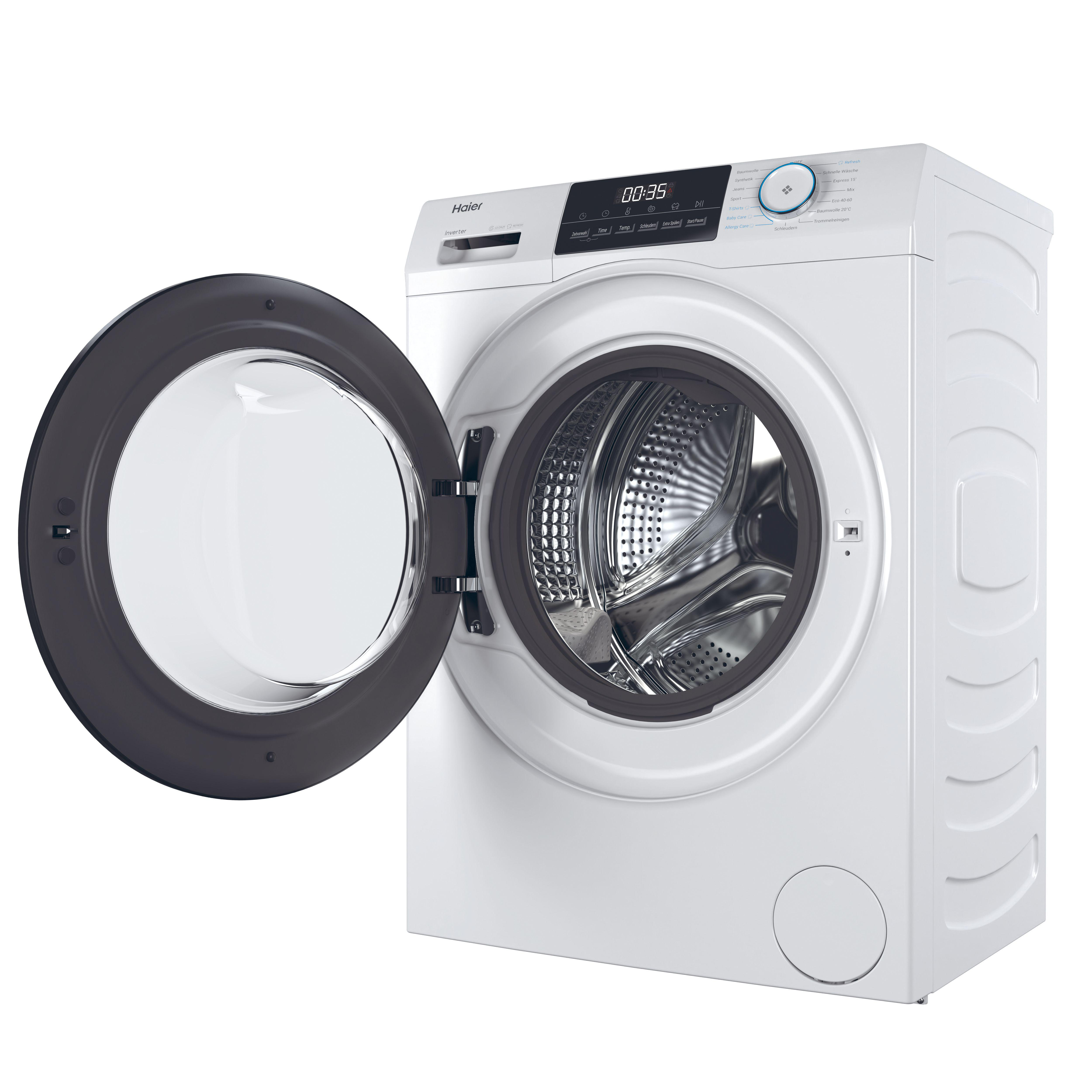 Eine weiße Haier Waschmaschine mit geöffneter Tür, auf weißem Hintergrund.