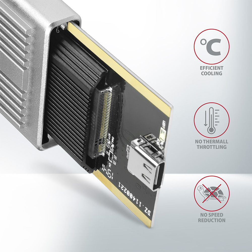 Közelkép egy áramköri lapról USB porttal és hűtőrendszerrel. Három ikon szöveggel jobbra.