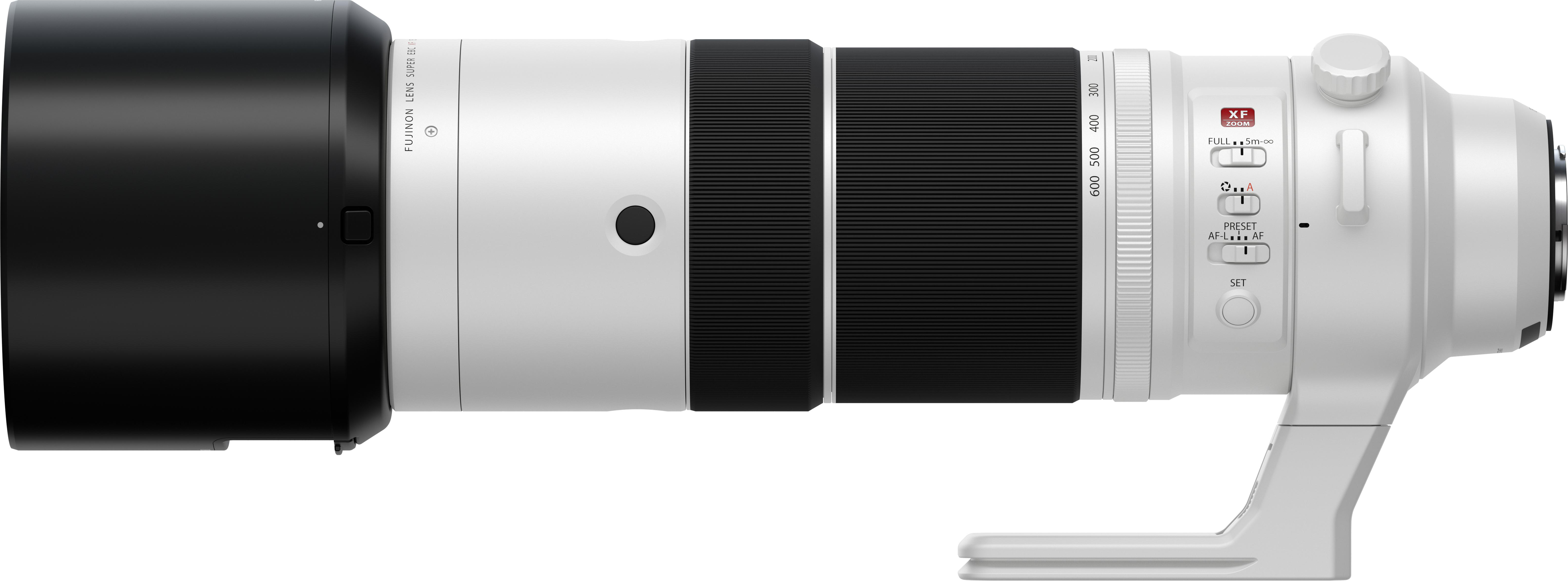 Un obiettivo per fotocamera bianco e nero. Ha un paraluce nero, impugnature nere e un corpo bianco. Sono visibili le impostazioni di zoom e messa a fuoco.