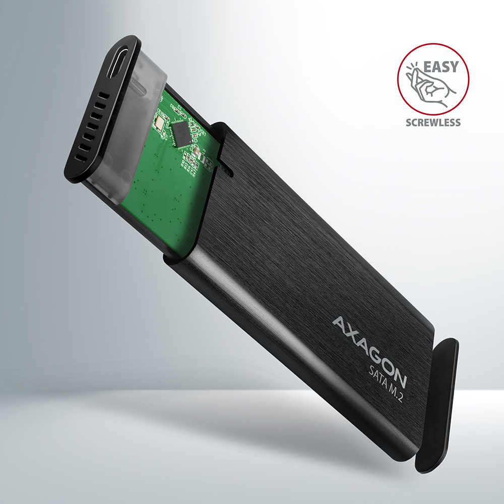 Fekete merevlemez ház. Ezüst szöveg: 'AXAGON SATA M.2'.