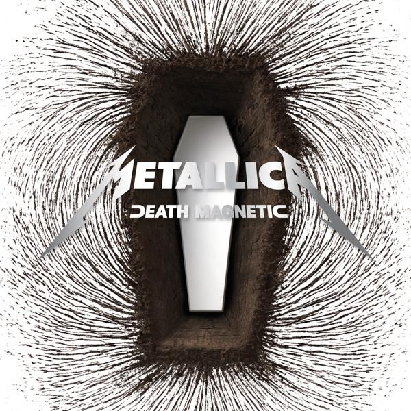 A Metallica Death Magnetic album borítója, egy koporsó a sírban, mágneses vonalak veszik körül. Fekete háttér.