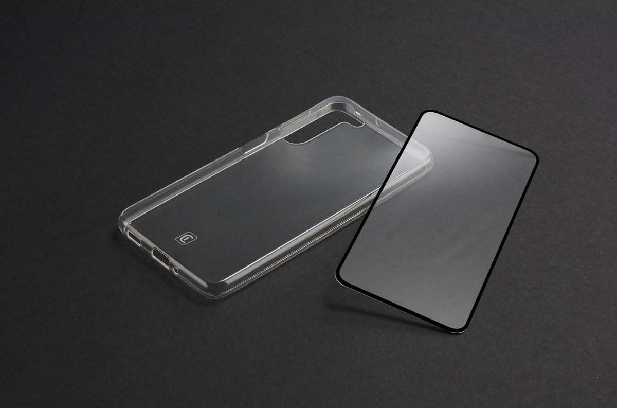 Coque de téléphone transparente et protecteur d'écran sur surface noire. Les deux sont transparents.