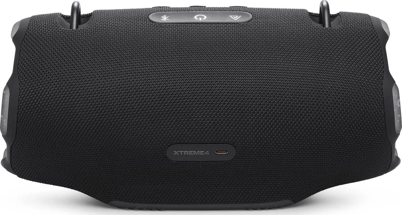 Czarny głośnik JBL Xtreme 4, widok z boku, przyciski i porty, na białym tle.