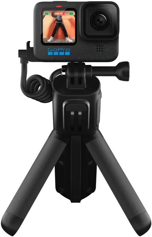 GoPro kamera állványon. A kijelző videót mutat. Fekete és szürke szín.