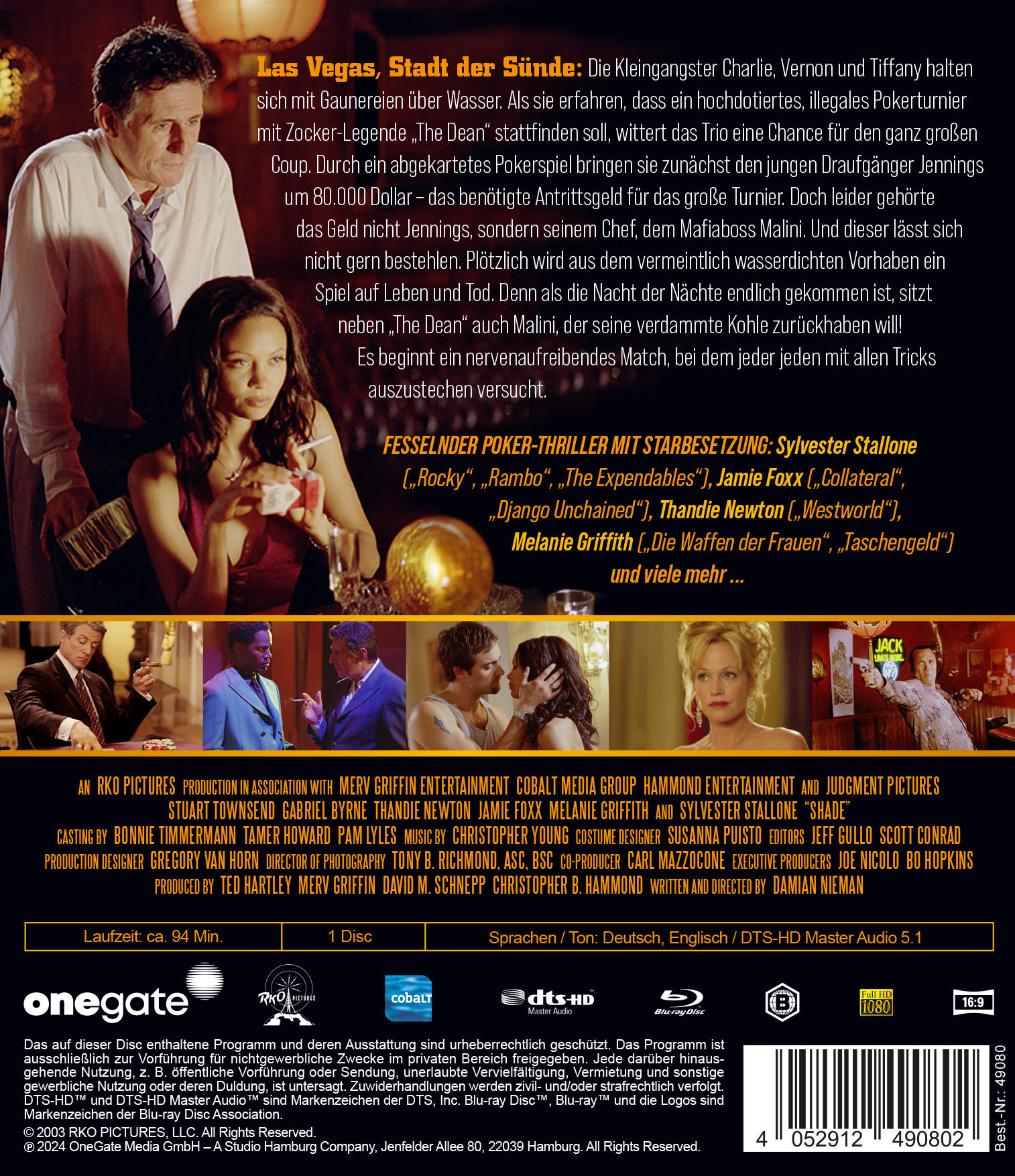 Filmposter mit drei Personen und Text. Der Titel befindet sich oben links.