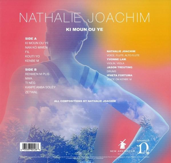Albumcover mit einer Frauensilhouette. Der Hintergrund ist ein bewölkter Himmel und Bäume. Text enthält den Namen des Künstlers.
