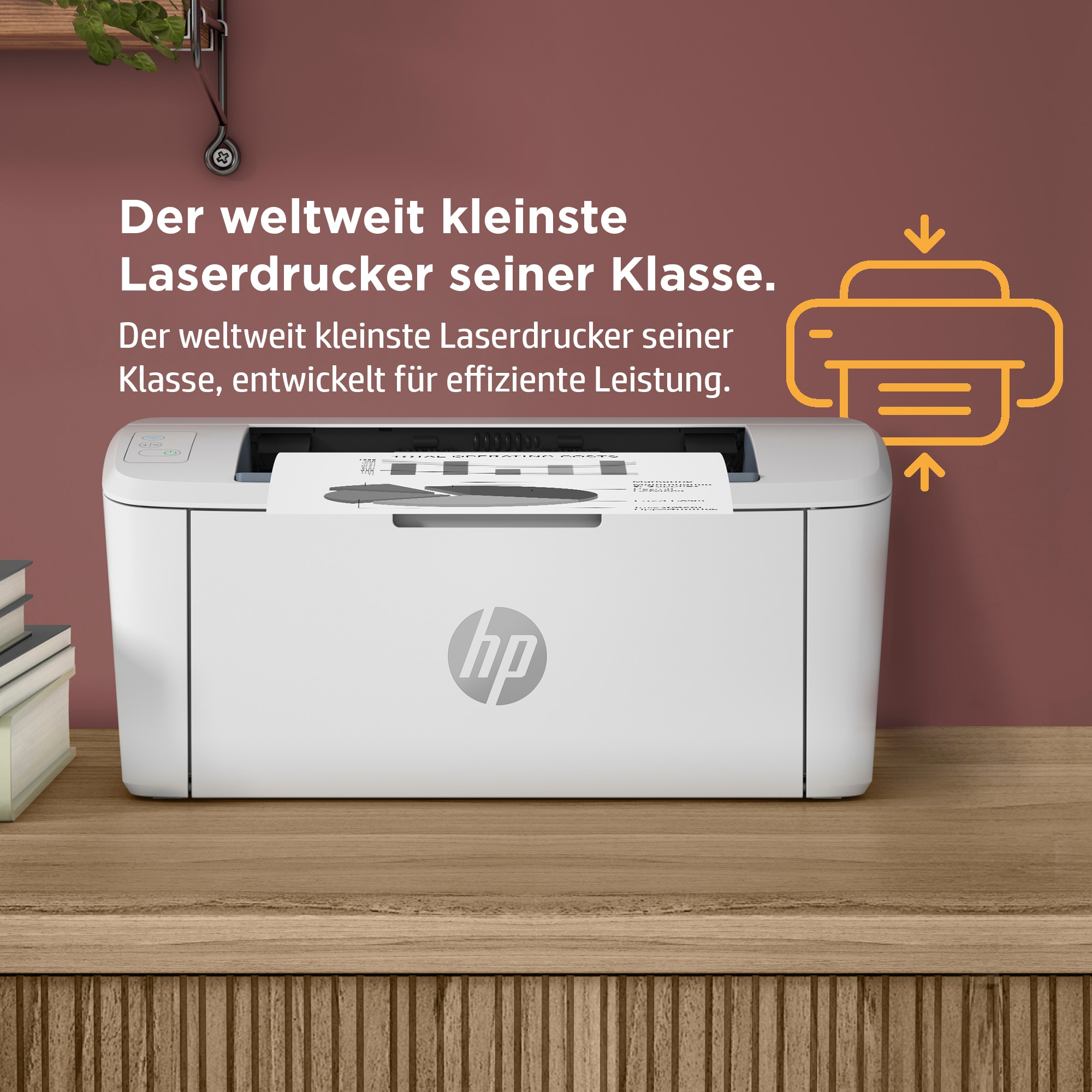 Weißer Drucker auf einem Holztisch. Text auf Deutsch über dem Bild.