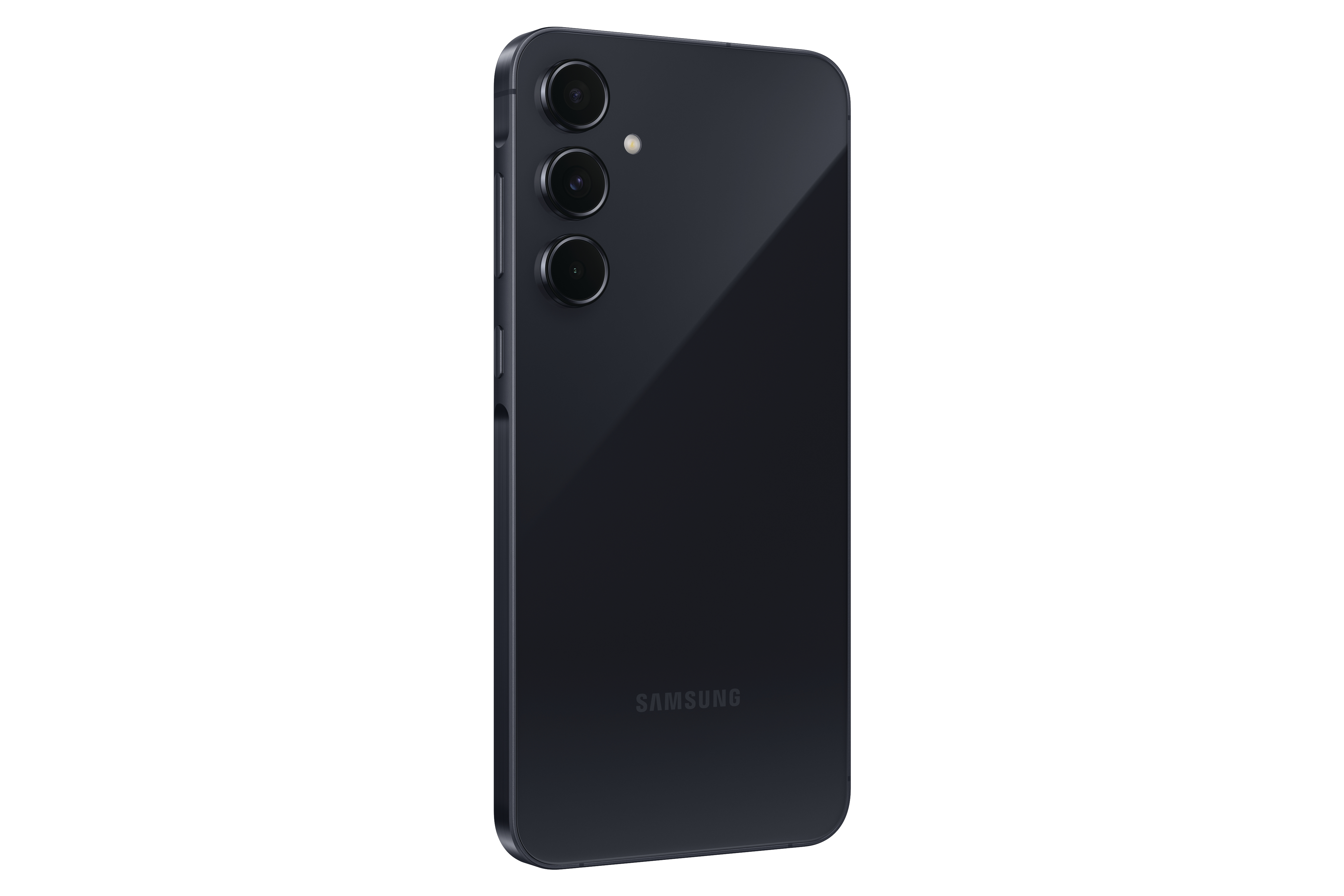Schwarzes Telefon mit drei Kameras auf der Rückseite, weißer Hintergrund.