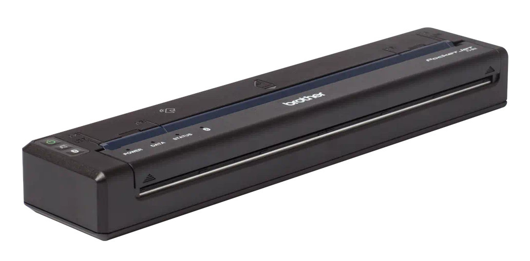 Czarna drukarka Brother PocketJet na białej powierzchni. Przyciski i niebieska linia u góry.