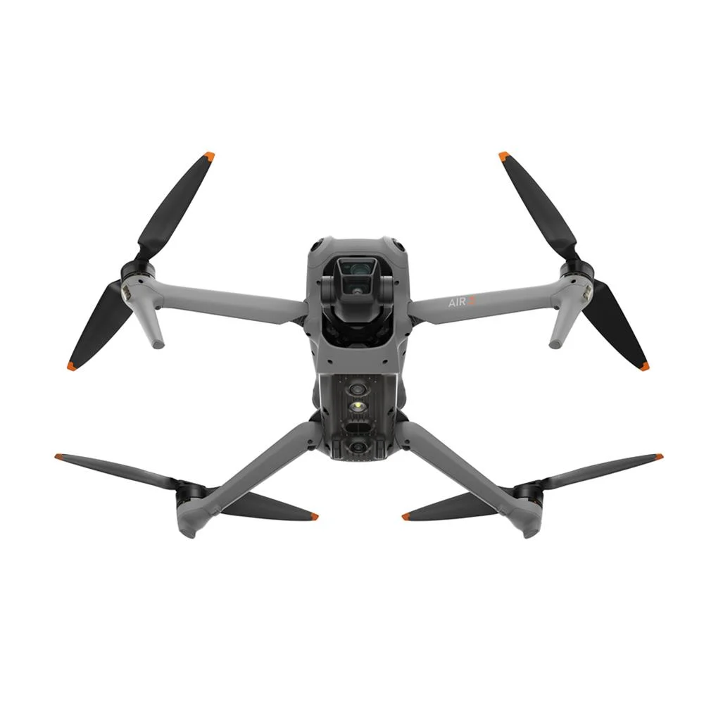 Önden görünüşlü, siyah pervaneli gri bir drone.