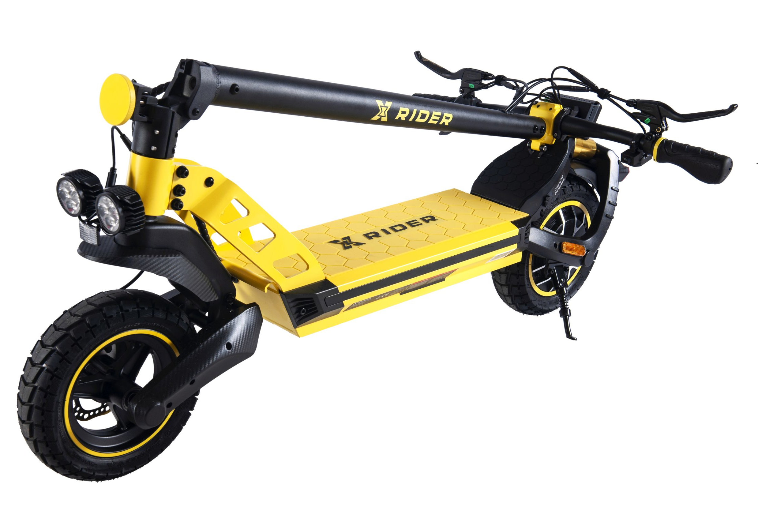 Żółto-czarna hulajnoga elektryczna X Rider. Posiada reflektory, tylny błotnik i duże opony.