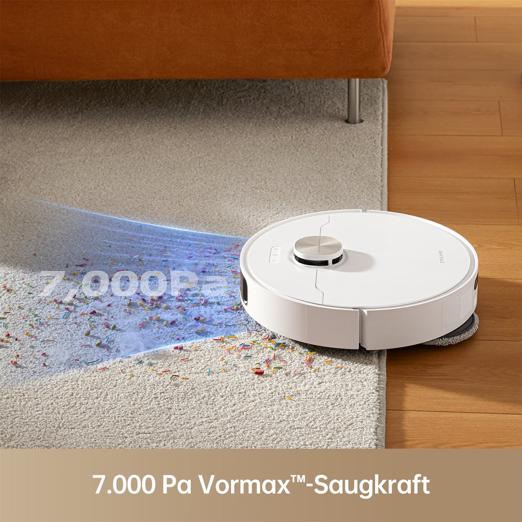 Weißer Roboter-Staubsauger auf Teppich, der Schmutz reinigt. Text: 7.000 Pa.