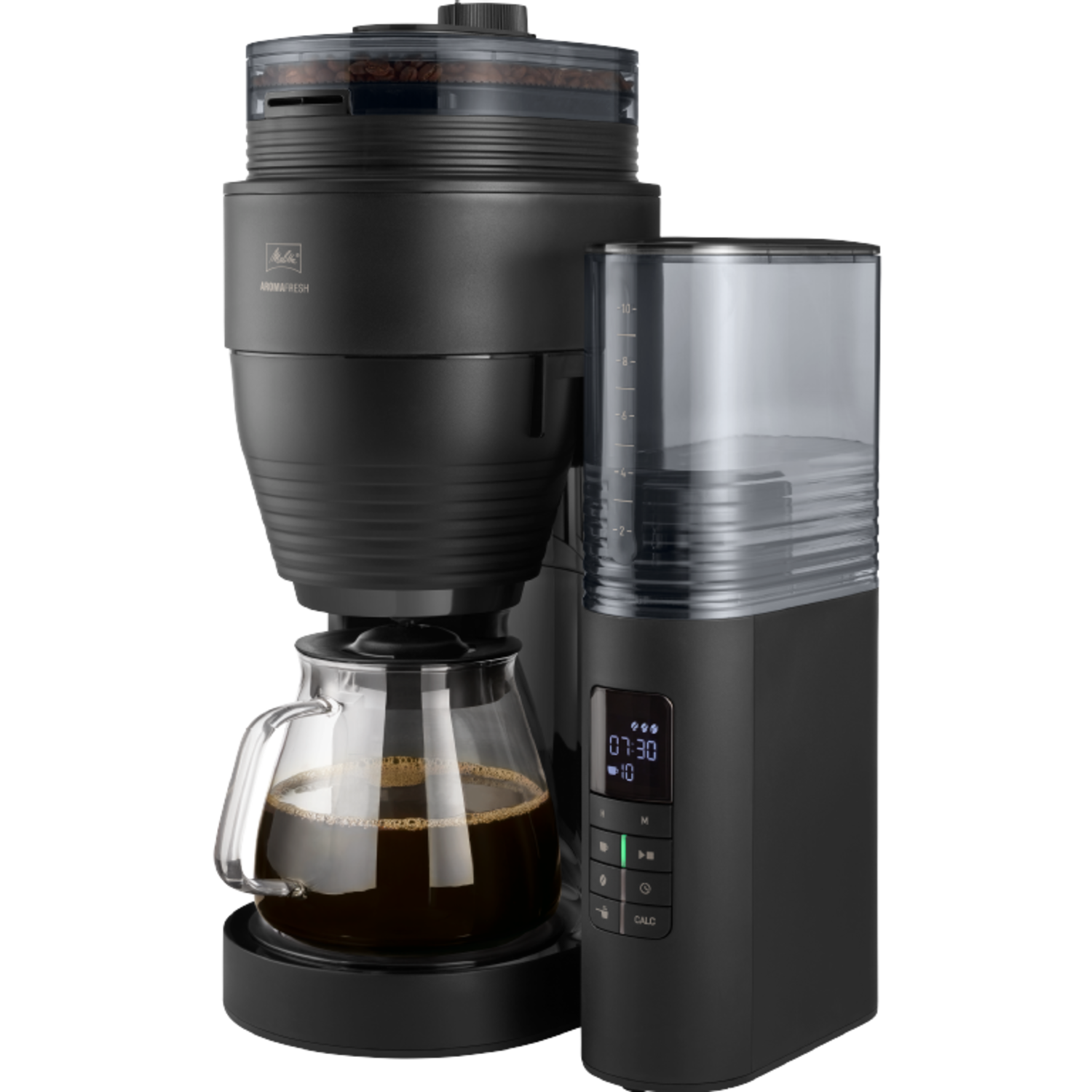 Zwart koffiezetapparaat met een glazen kan en een digitaal display.