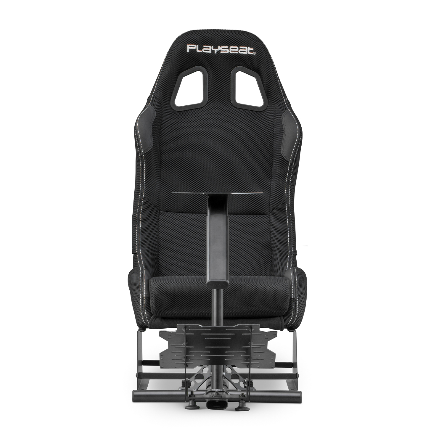 Sedia da corsa nera con supporto per volante e pedali, sfondo bianco.