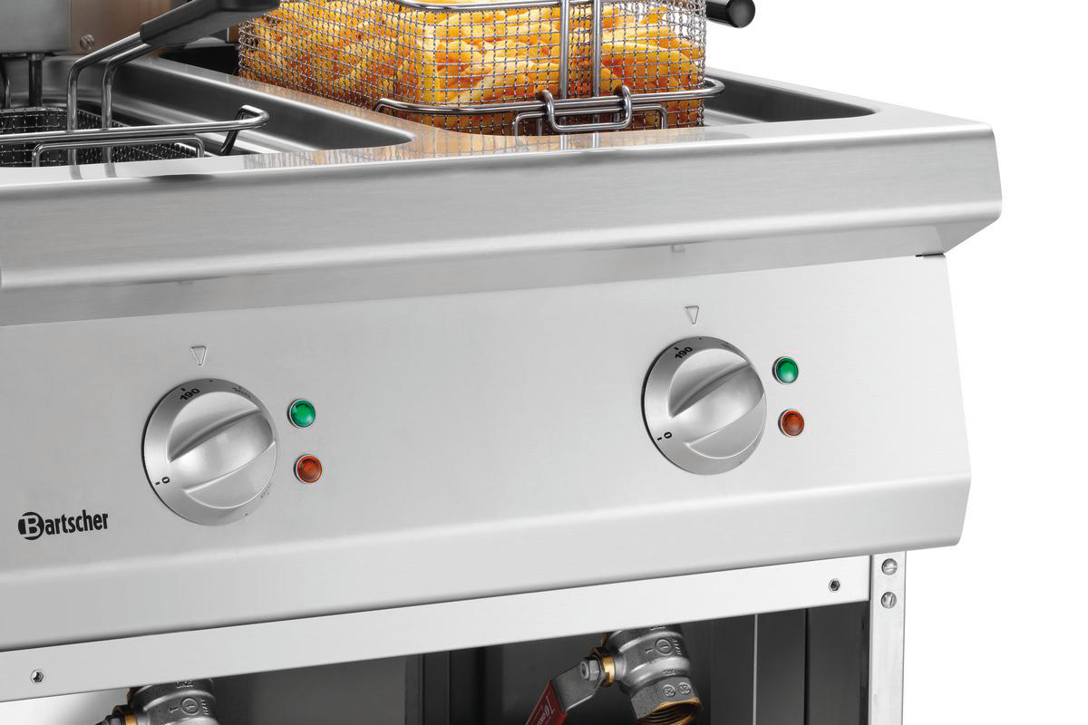 Edelstahl-Frittiermaschine, Details. Knöpfe und Tasten vorhanden, Pommes Frites.