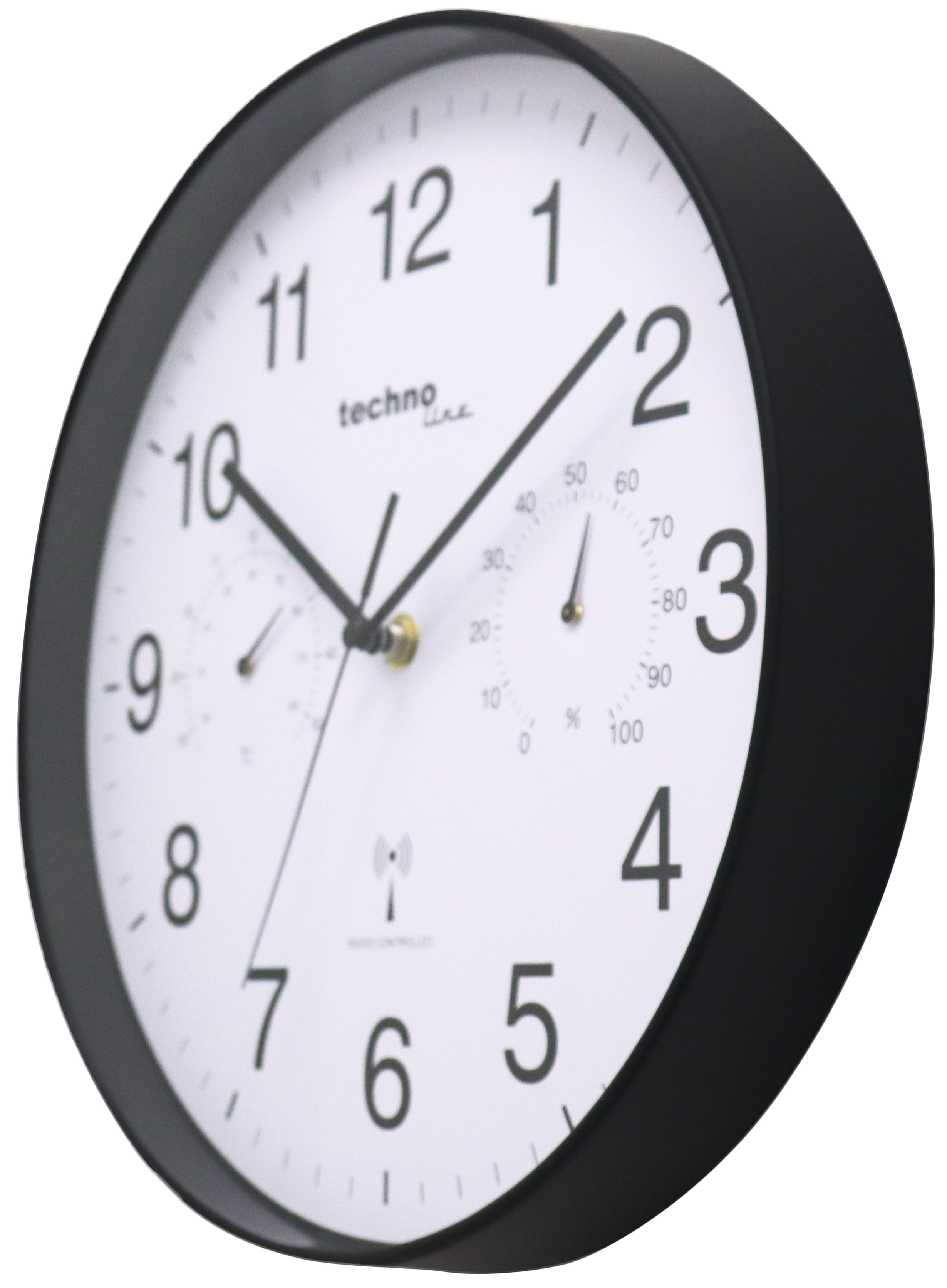 Eine schwarze Wanduhr mit weißem Zifferblatt und Zahlen.