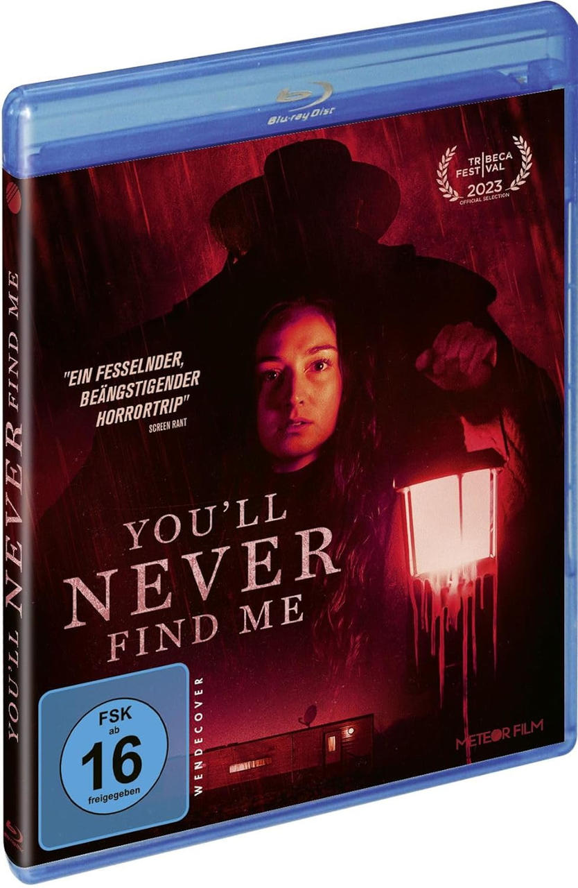 Filmcover: You'll Never Find Me. Eine Person in dunkler Kleidung mit Laterne und eine Frau.