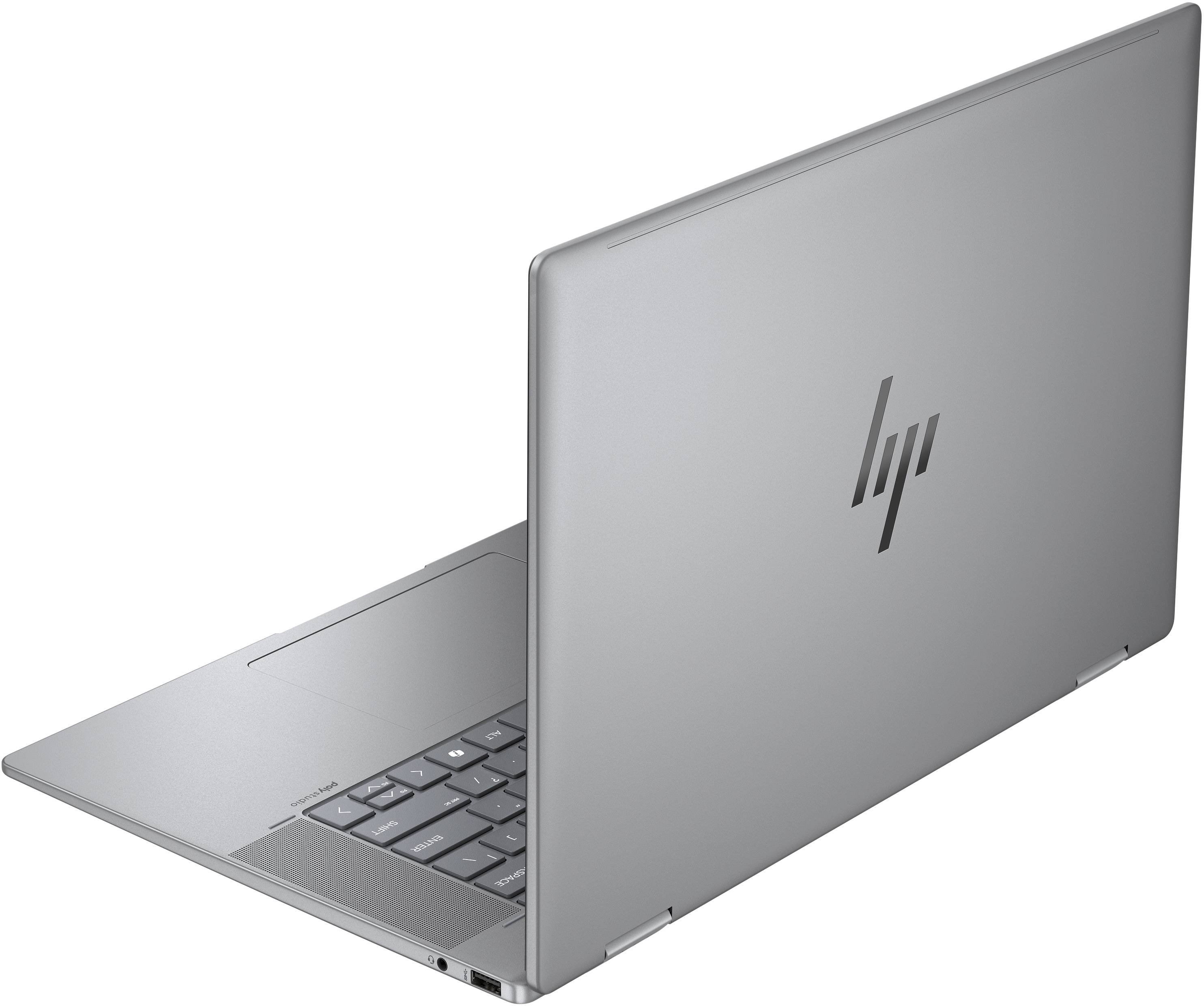 Silberner Laptop auf weißer Oberfläche, geöffnet. HP-Logo auf dem Deckel. Tastatur sichtbar.