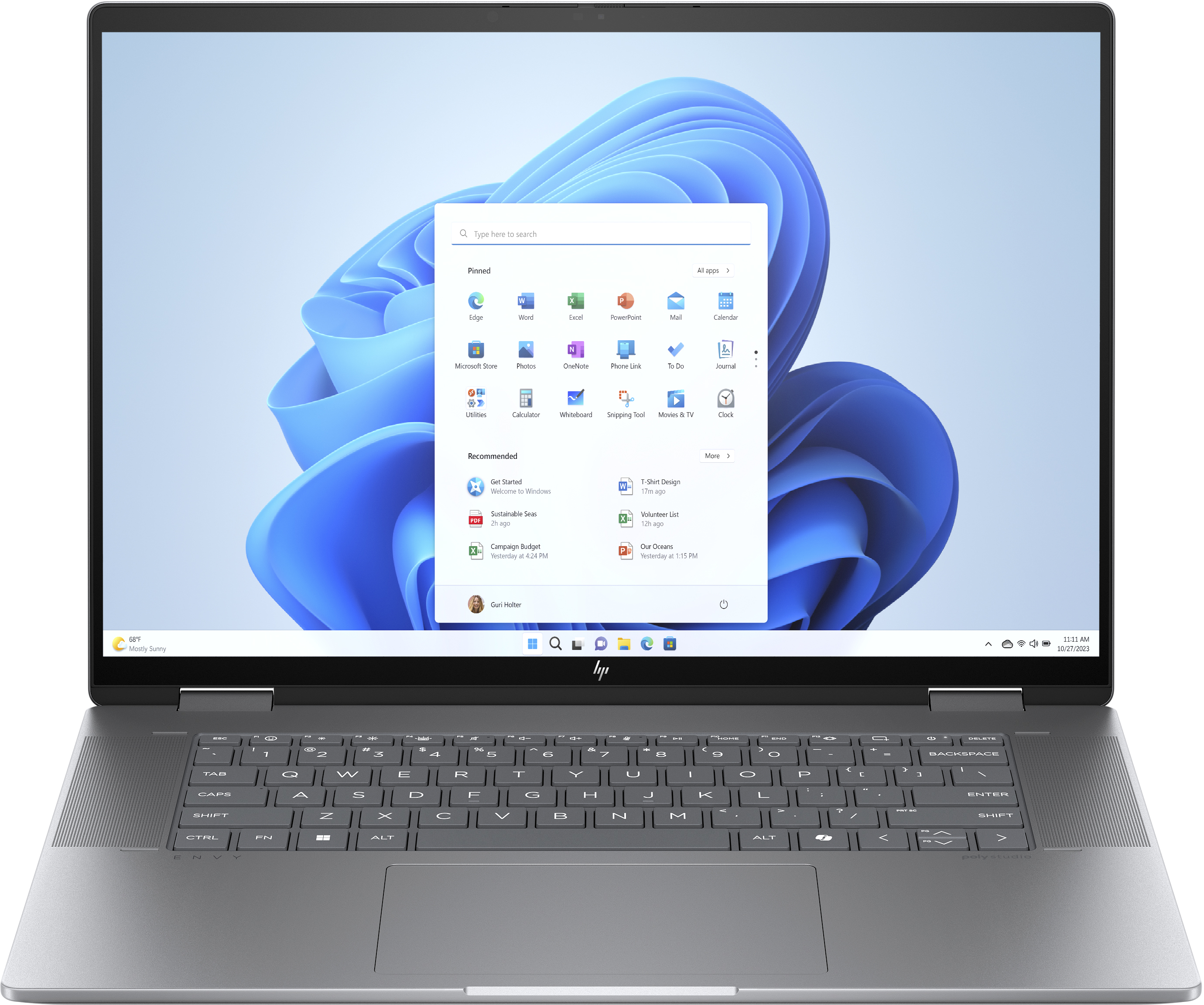 Laptop mit geöffneter Windows 11-Oberfläche, Startmenü.