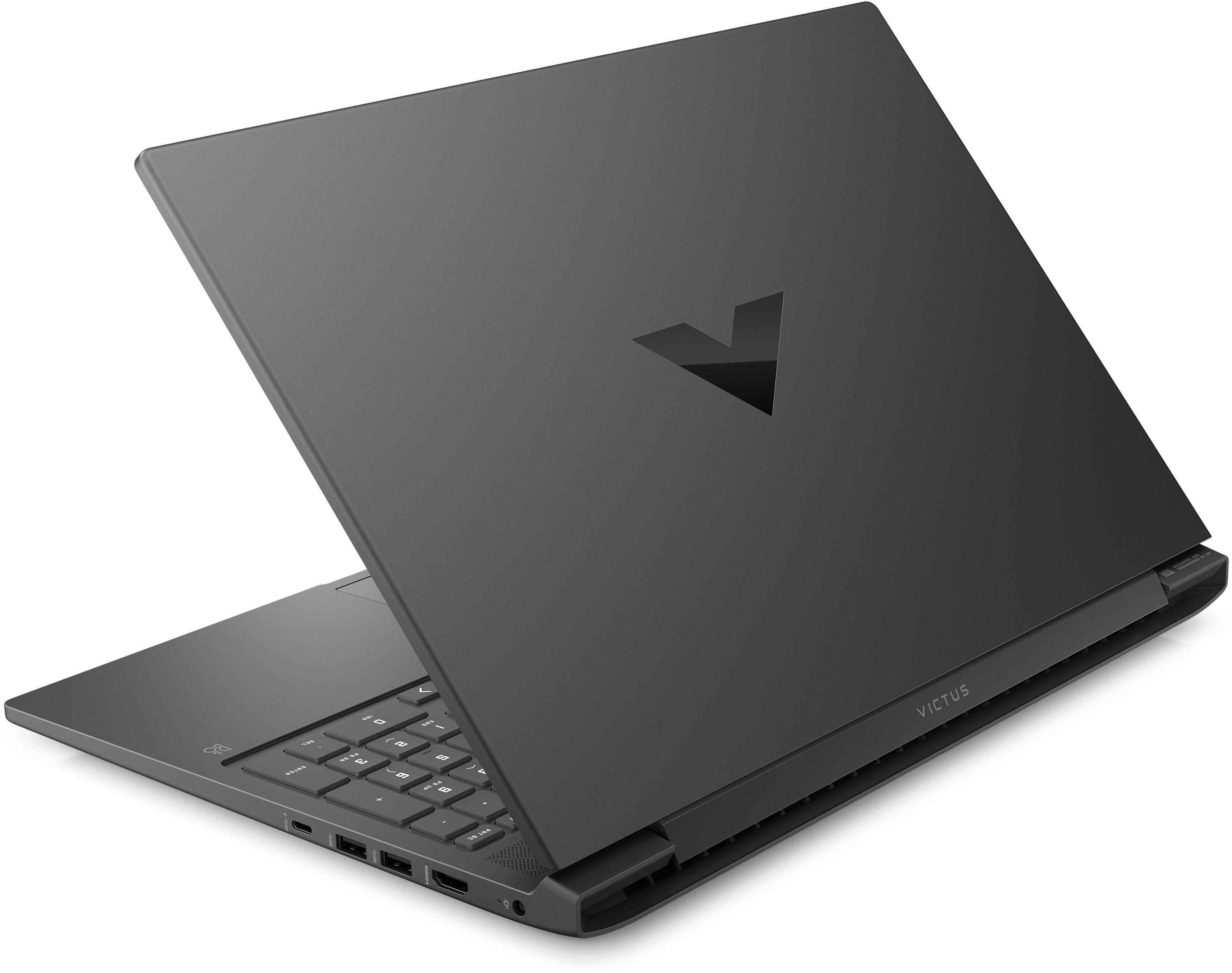 Rückseite eines grauen Laptops. Das Victus-Logo ist sichtbar. Der Laptop ist leicht geöffnet.