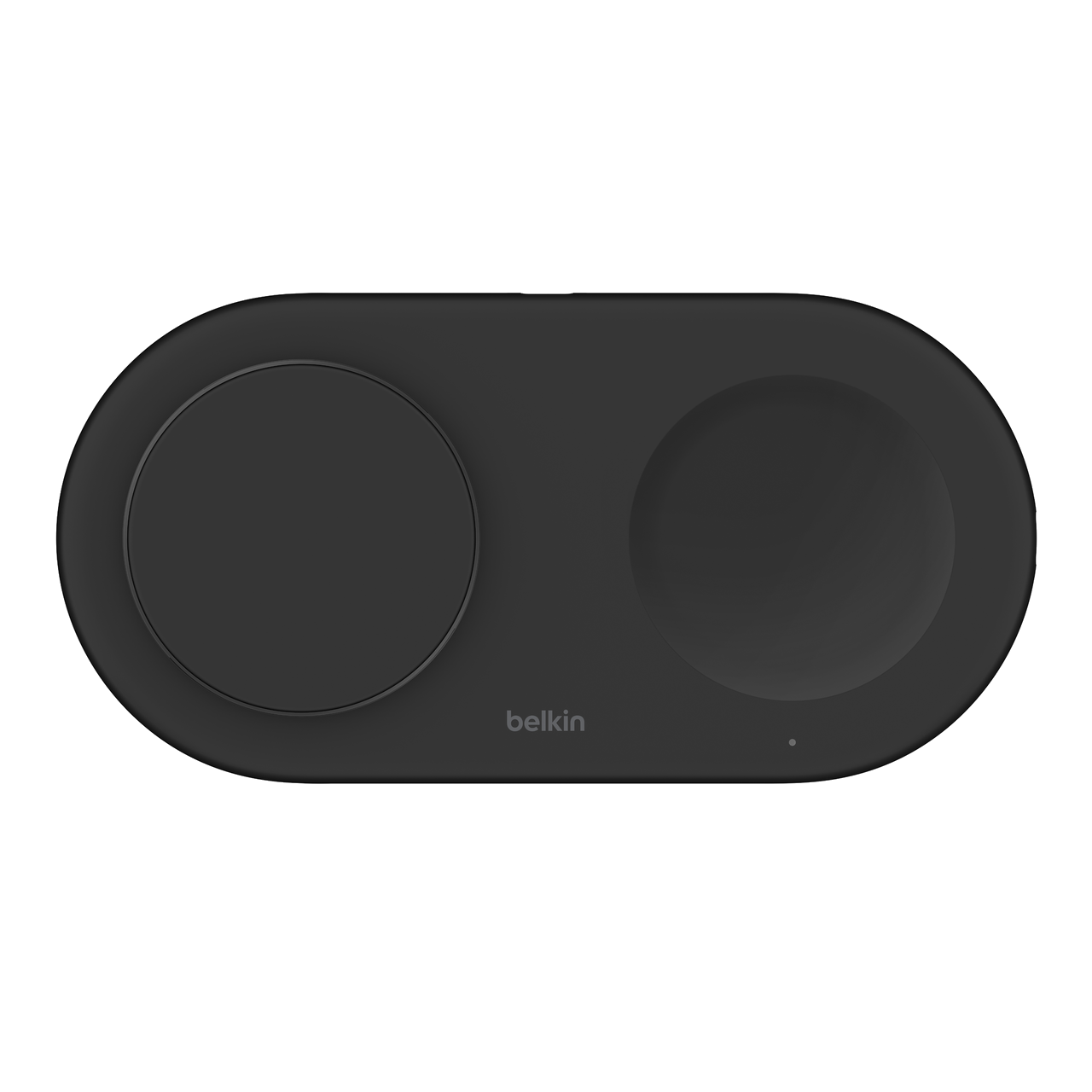 İki dairesel şarj alanına ve Belkin logosuna sahip siyah bir kablosuz şarj pedi.