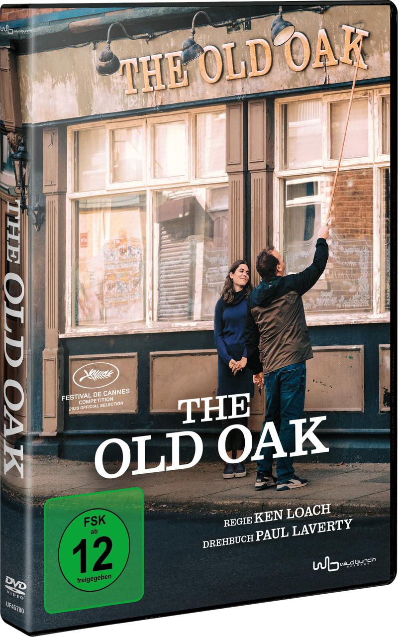 DVD-Hülle eines Films. Ein Mann zeigt auf ein Schild eines Pubs. Eine Frau steht neben ihm.