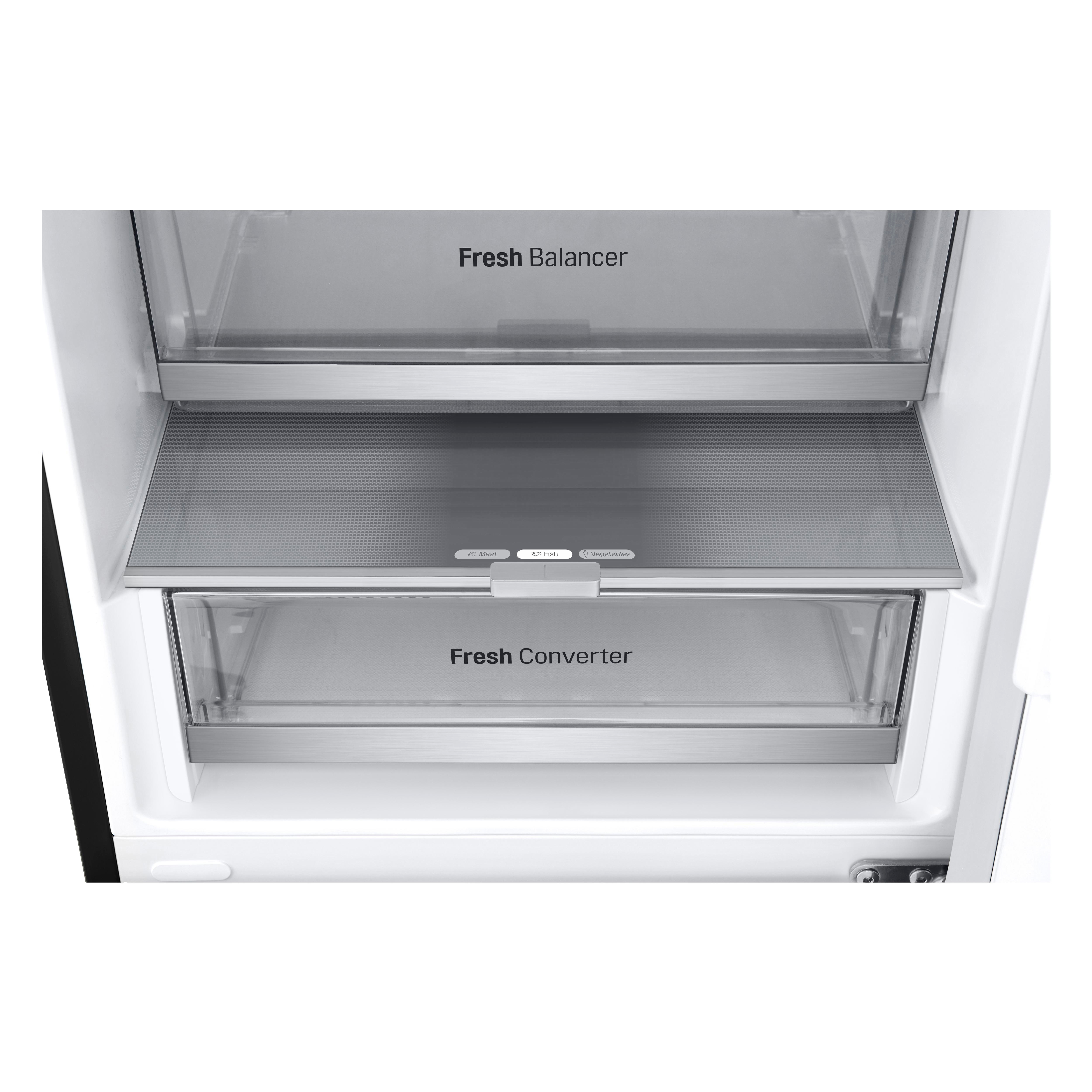 Kühlschrankinnenraum mit Frischhalteschubladen. Enthält Fresh Balancer und Converter.