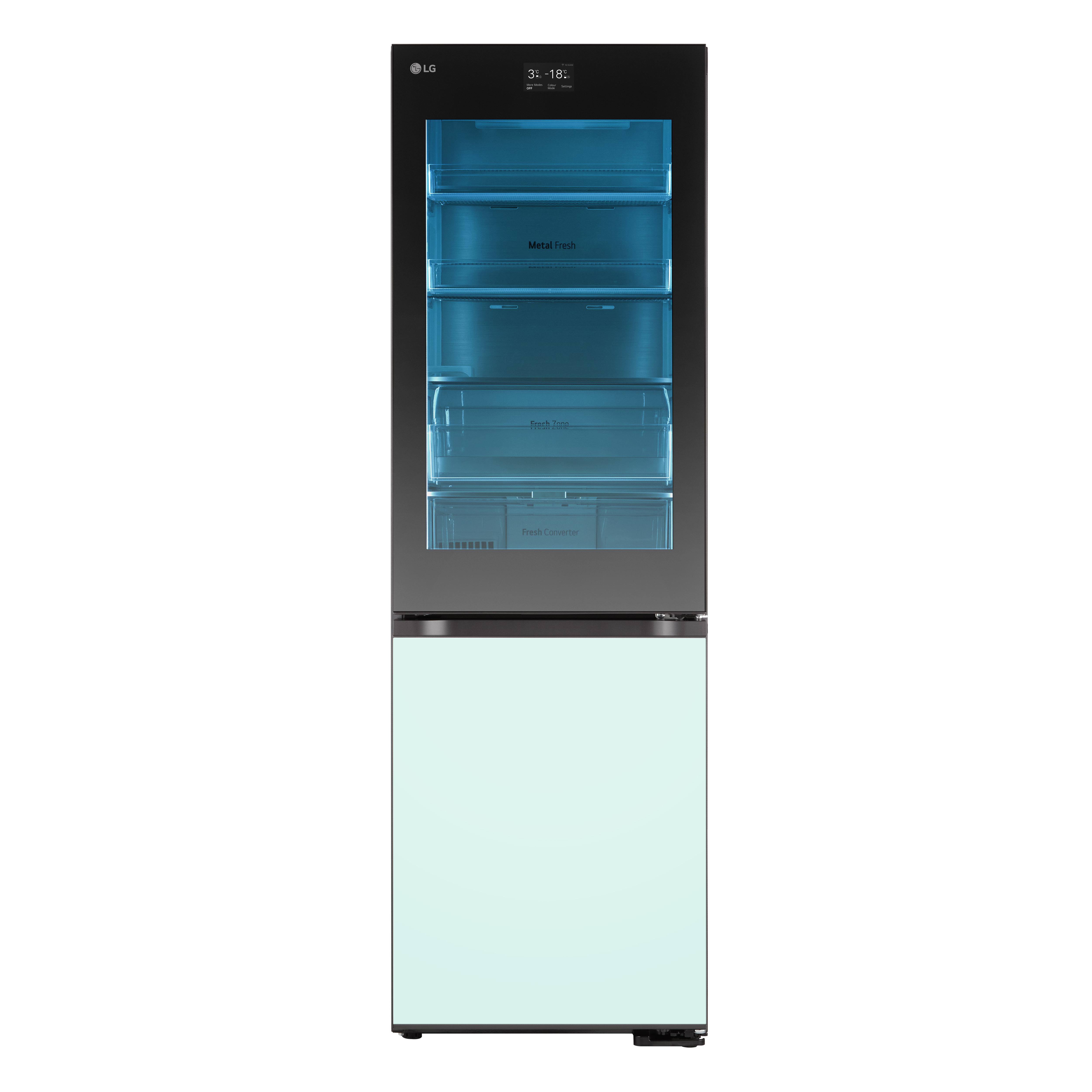 Moderner Kühlschrank mit Glastür und Schubladen.