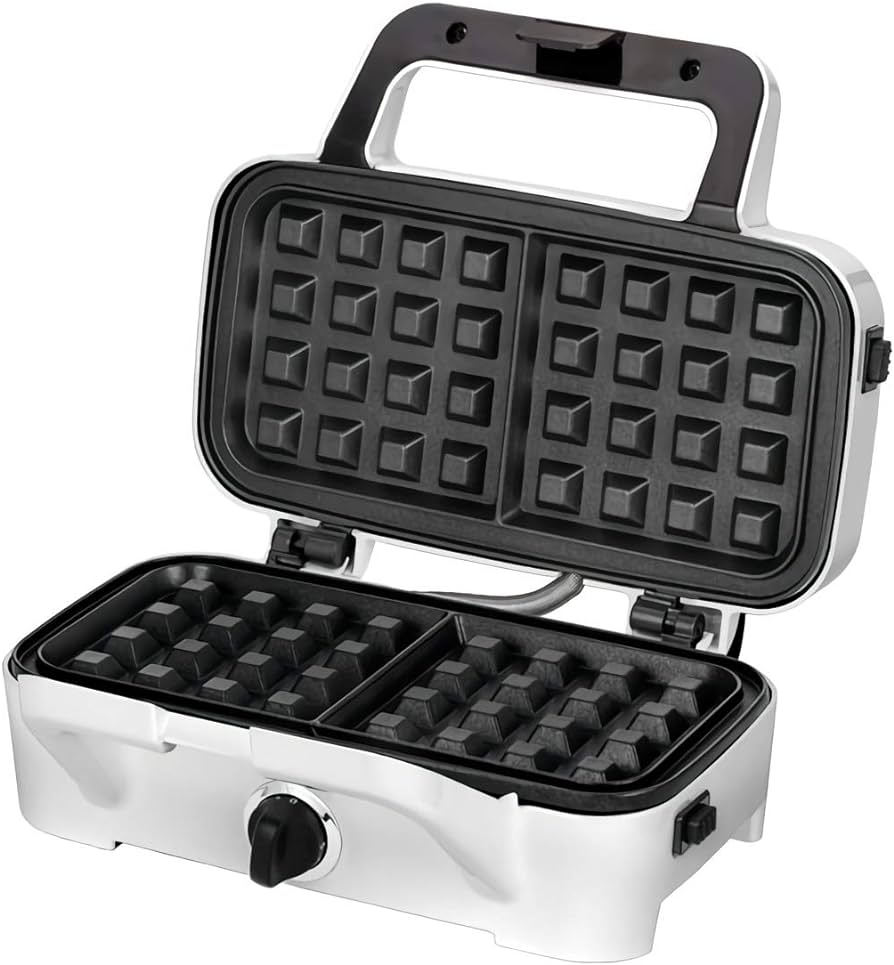 Otwarta srebrna gofrownica. Górna część odsłania dwie kwadratowe płyty do gotowania.