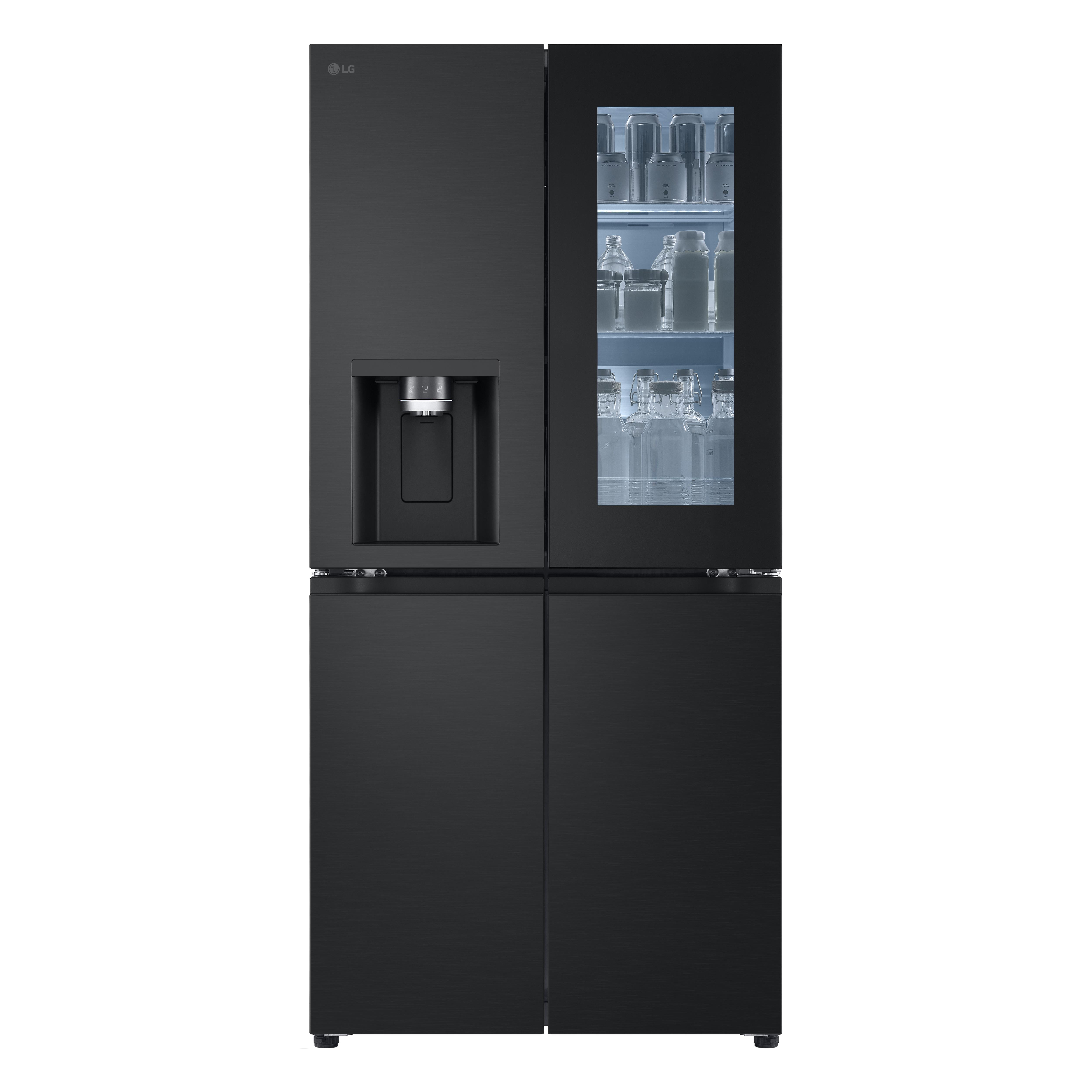 Schwarzer Kühlschrank mit zwei Türen links und zwei Türen rechts, Seitenansicht.