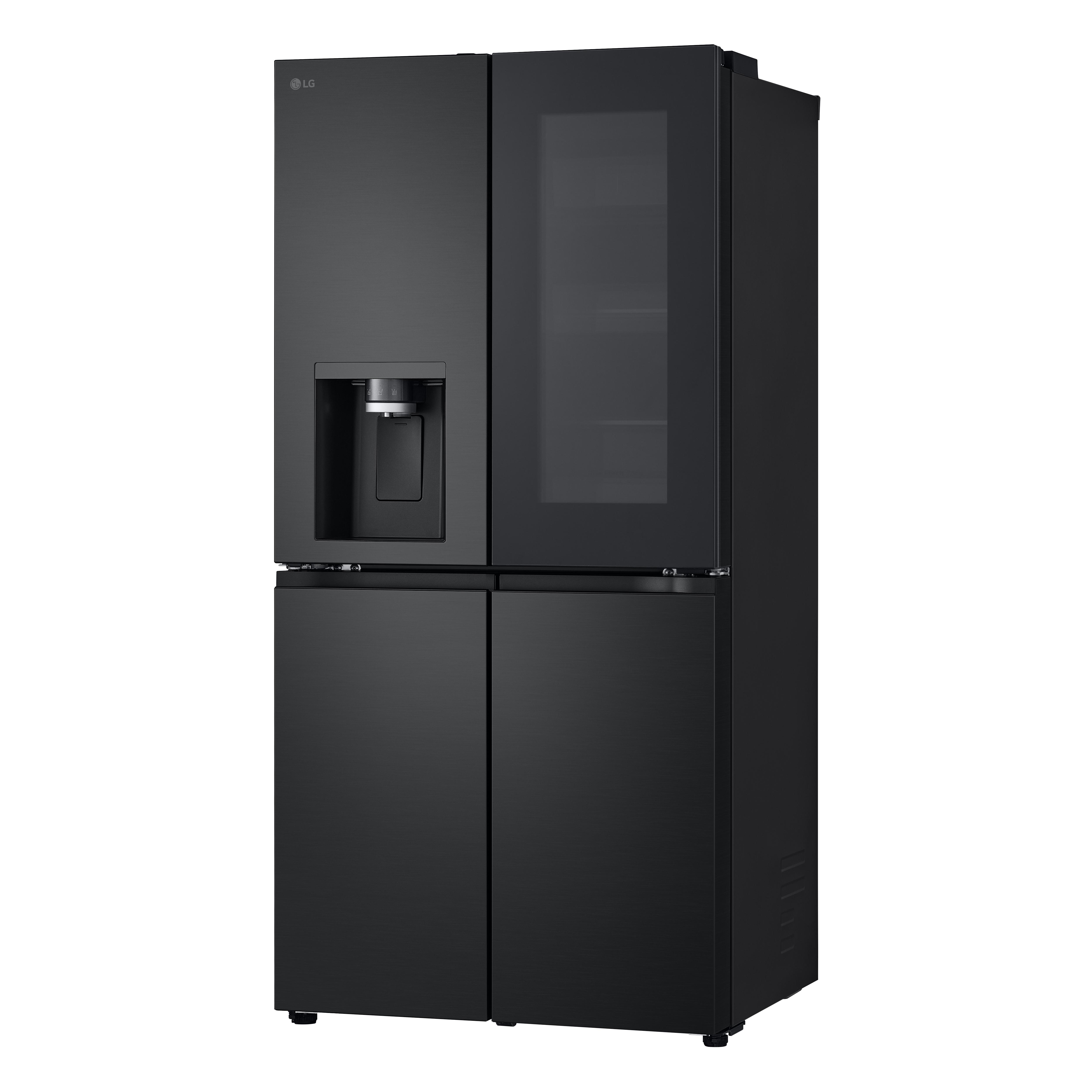 Schwarzer Vier-Türen-Kühlschrank auf weißem Hintergrund.