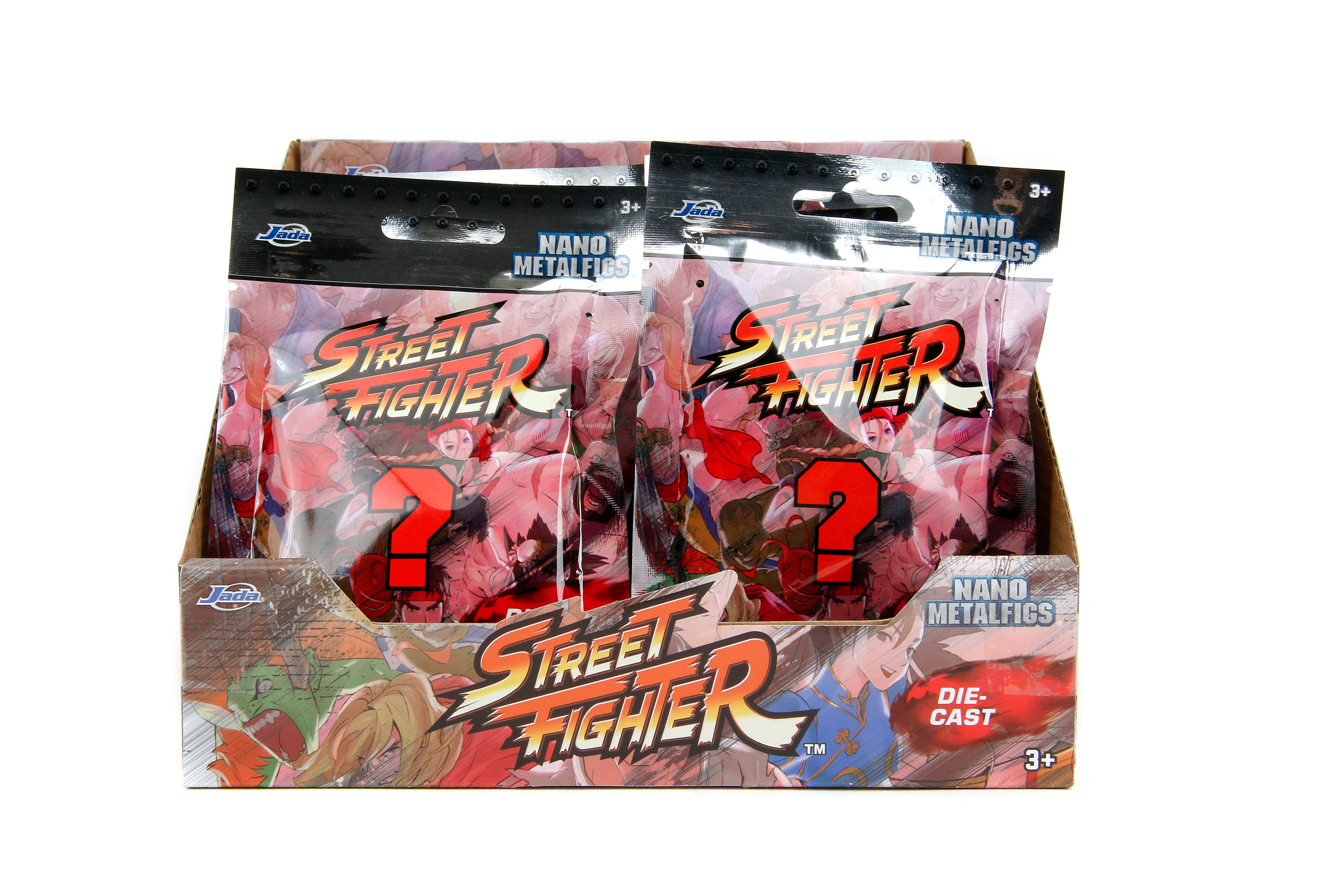 Eine Ausstellungsbox mit Street Fighter Blind Bags, mit dem Street Fighter Logo.