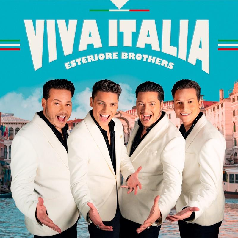 Albumcover von Viva Italia von Esteriore Brothers; vier Männer in weißen Anzügen auf blauem Grund.